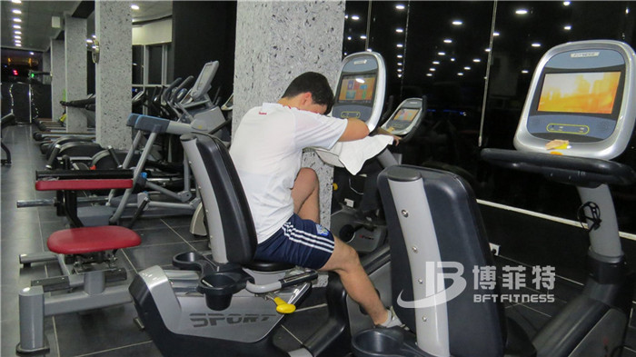 桃子视频在线观看免费完整版网卧式健身车